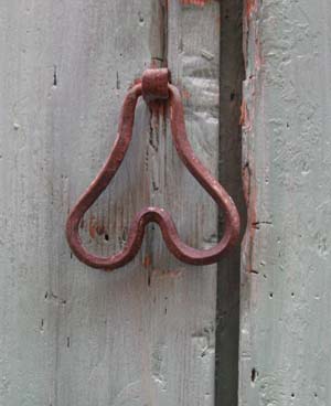 Pezenas Knockers3.jpg